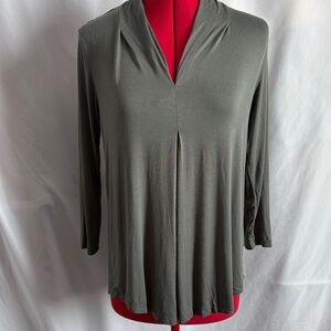Cable & Gauge Olive Green V-Neck Long Sleeve Top MM194